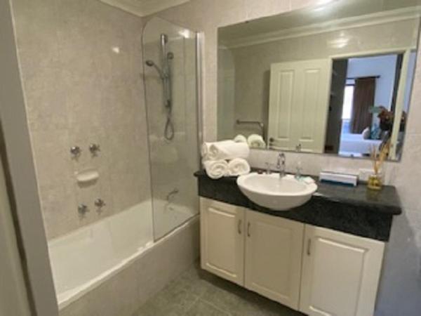 West End Apartments Фриментъл Екстериор снимка
